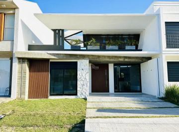 Casa · 250m² · 4 Quartos · Casa nova no Condomínio Sunset