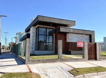 Casa · 116m² · 3 Quartos · 2 Vagas · 
                                Casa nova na Praia de Atlântida Sul
                            