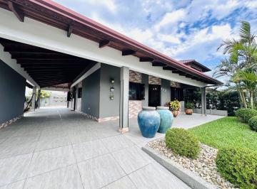 Casa · 166m² · 3 Quartos · 3 Vagas · 
                                Casa com Piscina e 2 terrenos em Atlântida Sul
                    