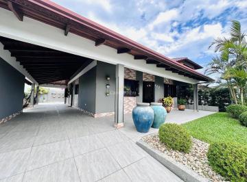 Casa · 166m² · 3 Quartos · 3 Vagas · Casa com Piscina e 2 terrenos em Atlântida Sul