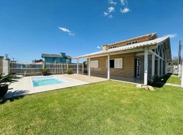 Casa · 300m² · 3 Quartos · 2 Vagas · Sobrado na Avenida Leme, à 350 metros do mar em Atlântida Sul
