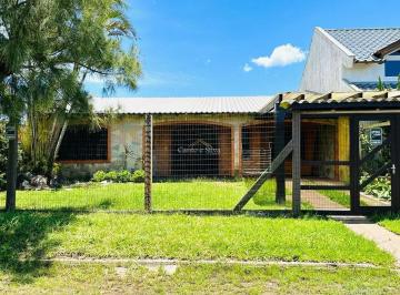Casa · 133m² · 4 Quartos · 1 Vaga · Casa com 4 dorms, sendo 3 suítes em Atlântida Sul