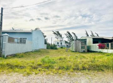 Terreno · 300m² · Terreno localizado na praia de Atlântida Sul