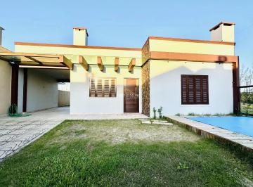 Casa · 119m² · 3 Quartos · 1 Vaga · Casa à 400 metros do mar em Atlântida Sul