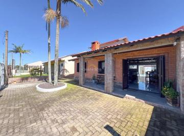 Casa · 160m² · 3 Quartos · 2 Vagas · Casa próximo ao centro em Atlântida Sul
