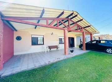 Casa · 104m² · 3 Quartos · 1 Vaga · Canto e Silva Vende com Exclusividade