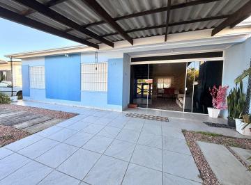 Casa · 3 Quartos · 1 Vaga ·
Casa com 3 dormitórios em Atlântida Sul