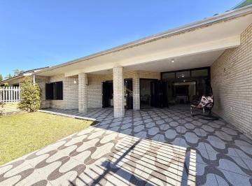 Casa · 174m² · 3 Quartos · 2 Vagas · Casa na Avenida Ilha Bela