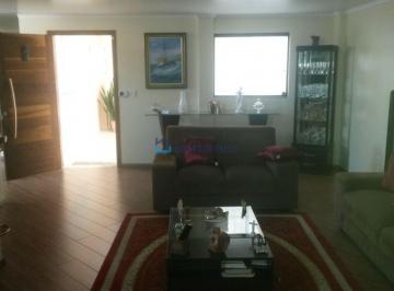 Casa · 185m² · 3 Quartos · 2 Vagas · Amplo sobrado de 3 dormitórios, sendo 1 suíte e 2 vagas na Vila Gumercindo.
