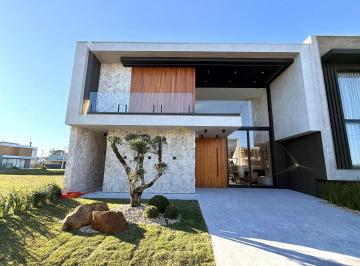 Casa · 256m² · 4 Quartos · 2 Vagas · Sobrado no Condomínio Zen