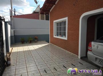 Foto 01 · Casa à venda em Jaguariúna-SP, Jardim Planalto: 4 quartos, 1 suíte, 2 salas, 3 banheiros, 2 vagas, 1