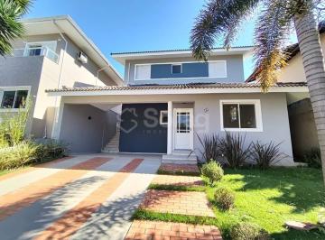 Casa · 251m² · 3 Quartos · 2 Vagas · Casa em Condomínio para alugar com 3 suítes em Vinhedo