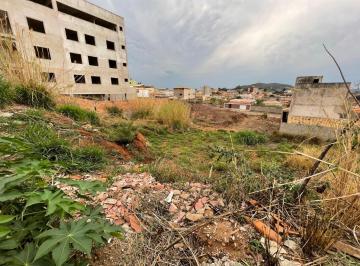 Terreno · 360m² · Lote no bairro Veredas com excelente localização.