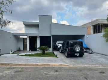 Casa · 420m² · 4 Quartos · 4 Vagas · Casa de condomínio em  Rua Gardênia - Estância Silveira - Contagem/MG