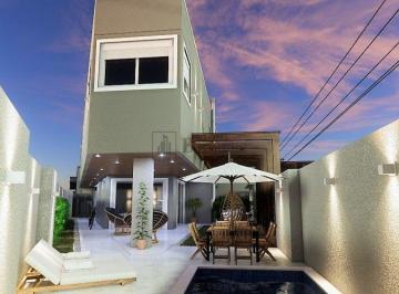Casa · 230m² · 3 Quartos · 3 Vagas · Casa nova no Centro de Camboriú.