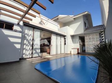 Casa · 135m² · 2 Quartos · 4 Vagas · Sobrado semi mobiliado, com piscina aquecida, à venda, CENTRO, TOLEDO - PR