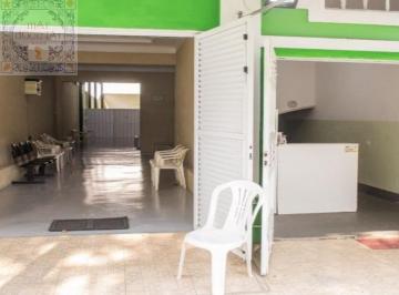 Foto 01 · Sobrado que pode ser utilizado para residência ou para comercio, com 240m² e em uma avenida muito mo