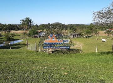 Foto 01 · Adriano Carpes Imóveis vende terreno grande as margens da BR 101 em Balneário Piçarras.