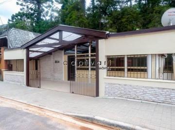 Casa · 107m² · 4 Quartos · 2 Vagas · Casa bem localizada para venda ou locação Campos do Jordão ao lado do Senac