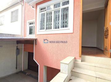 Casa · 330m² · 3 Quartos · 2 Vagas · Casa com 3 dormitórios, 01 suite e 2 vagas ao lado do Metrô Saúde.
