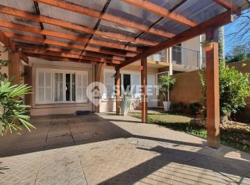 Casa · 201m² · 3 Quartos · 1 Vaga · Lindo Sobrado