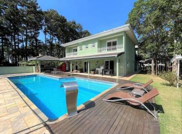 da74d1879da69b1e1c9059dd1dbd122851f8cd5b · Linda casa no Jd Colibri! Com piscina e campo de futebol!