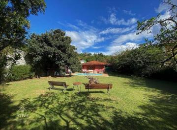 e79843f0e5e80634cadf88eae55126463b577796 · Chác Vale do Rio Cotia - TÉRREA, 3 suítes, lote plano, piscina e gourmet!