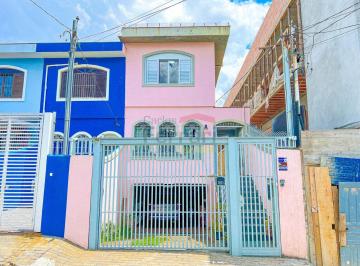 Casa · 142m² · 3 Quartos · 3 Vagas · Zona Norte: Onde Seus Próximos Passos Devem Acontecer. Seu Sobrado te Espera na Vila Mazzei.