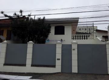 Casa · 150m² · 3 Quartos · 3 Vagas · Sobrado com 3 dormitórios e 3 vagas.