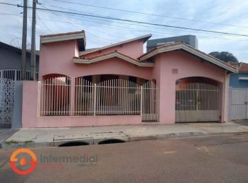 Casa · 134m² · 3 Quartos · 2 Vagas · Casa Residencial no Centro com 135m²