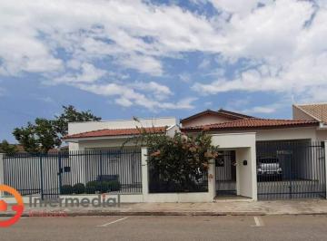 Casa · 205m² · 3 Quartos · 4 Vagas · Casa à venda no Centro de Cerquilho com 205m²