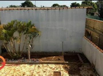 Casa · 300m² · 4 Quartos · 1 Vaga · Casa comercial à venda com 4 dormitórios sendo 1 suíte