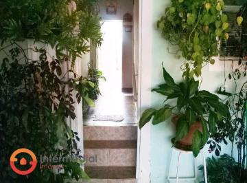 Casa · 110m² · 2 Quartos · 4 Vagas · Casa à venda com 2 dormitórios sendo suíte na cidade de Tatuí-SP.