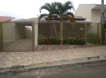 Casa · 210m² · 3 Quartos · 2 Vagas · Casa á venda com 3 dormitórios sendo 01 suite com 02 vagas de garagens. 
