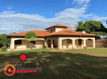 Rural · 1500m² · 4 Quartos · 6 Vagas · Chácara à venda com 1.500 m² de área de terreno amplo com 4 dormitórios sendo 3 suítes e duas com cl