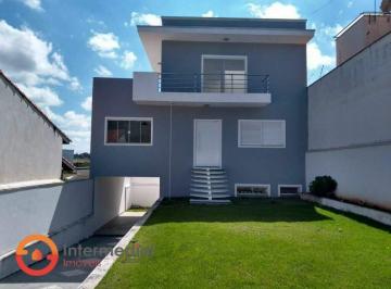 Casa · 175m² · 2 Quartos · 1 Vaga · Casa à venda com 2 dormitórios sendo 01 suíte.