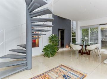 Casa · 191m² · 2 Quartos · 2 Vagas · Casa estilo loft com 191m² de área privativa, seu novo lar no Vista Alegre espera por você!