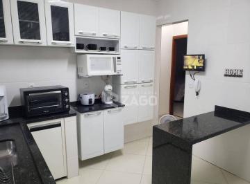 1bdeaac72f1a4572af47f954af48427da7632bf5 · Casa com 3 dormitórios à venda, 153 m² por R$ 400.000,00 - Pacaembu - Uberaba/MG