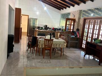 Casa Venda 800m² de 4 quartos · Ótima oportunidade - linda casa em Arniqueiras