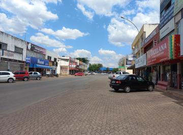 Comercial , Gama · Comercial com 432 m² de área construída à venda no Setor Oeste