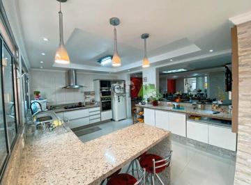 Casa · 250m² · 3 Quartos · 8 Vagas · Casa 3 dormitórios 1 suíte e 8 vagas a venda próximo ao Monotrilho
