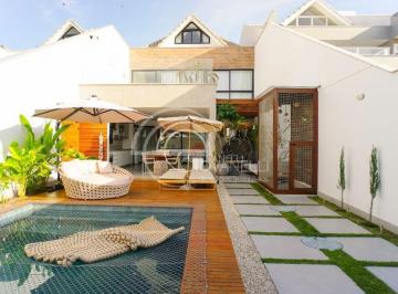 Casa · 314m² · 6 Quartos · 4 Vagas · CASA DE LUXO COM 6 SUÍTES Á VENDA - BARRA DA TIJUCA - RIO MAR