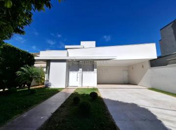 Fachada · Excelente Casa em Condomínio de Alto Padrão