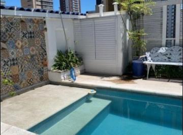 Apartamento · 240m² · 3 Quartos · 2 Vagas · Cobertura com 240m² de área útil, São 3 dormitórios sendo uma suíte, 2 vagas