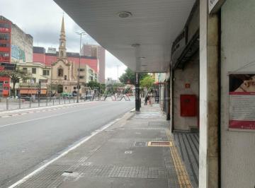 Comercial · 300m² · 4 Vagas · Loja Comercial, ao lado do Metrô , 300 m² com 04 banheiros, 4 vagas ao lado do Metrô