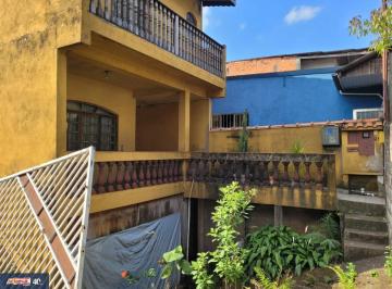 Casa · 270m² · 3 Quartos · 5 Vagas · Sobrado de 4 dormitórios com Varanda.
