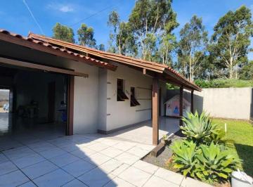Casa · 220m² · 3 Quartos · 2 Vagas · Casa plana