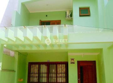 Casa · 156m² · 3 Quartos · 2 Vagas · Linda Casa
