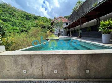Casa · 800m² · 5 Quartos · 5 Vagas · Casa Duplex totalmente reformada em Botafogo.