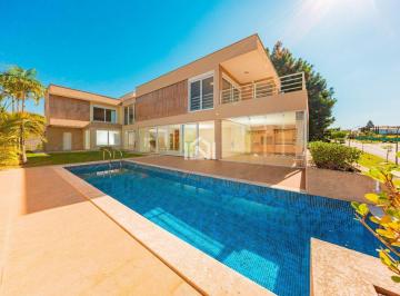 casa a venda no condominio Alphaville Granja Viana piscina com quintal · Casa à venda - na Granja Viana